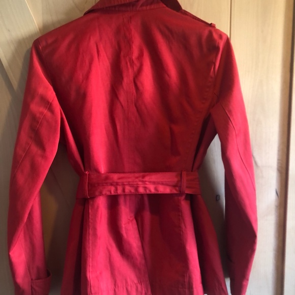 Beautiful Red lite jacket - Picture 3 of 3